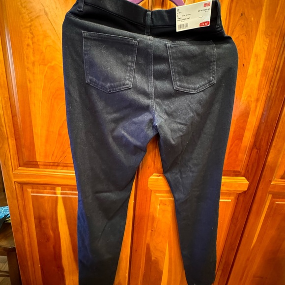 Uniclo jeans - Picture 2 of 4